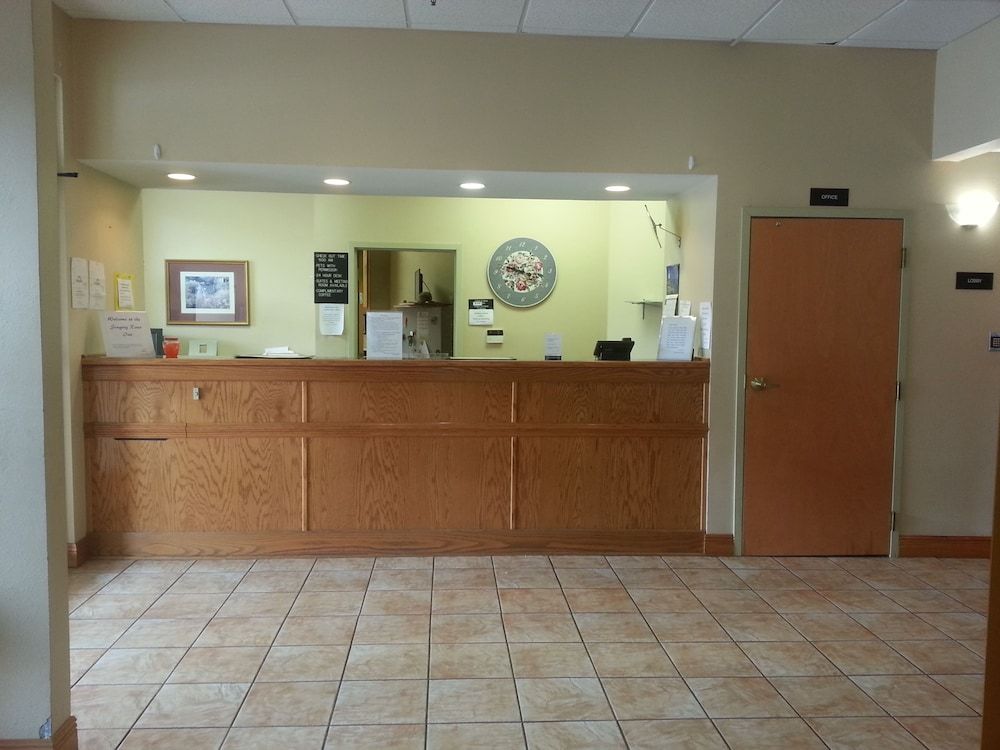 Super 8 by Wyndham Pascagoula 3