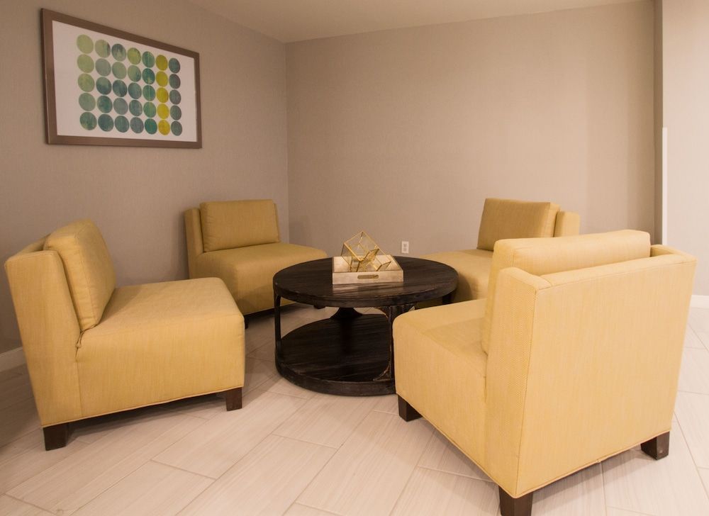 Holiday Inn Victorville by IHG 3