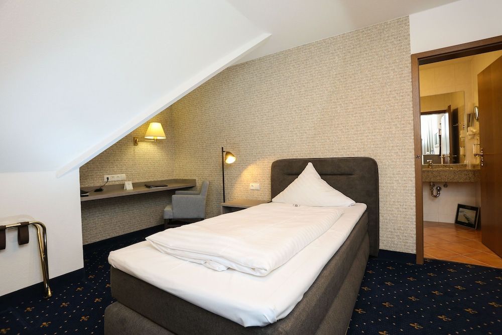 Hotel & Gasthaus Zur Linde 3