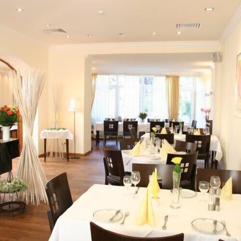 Hotel Restaurant Rothkopf -1 estrellas en Euskirchen