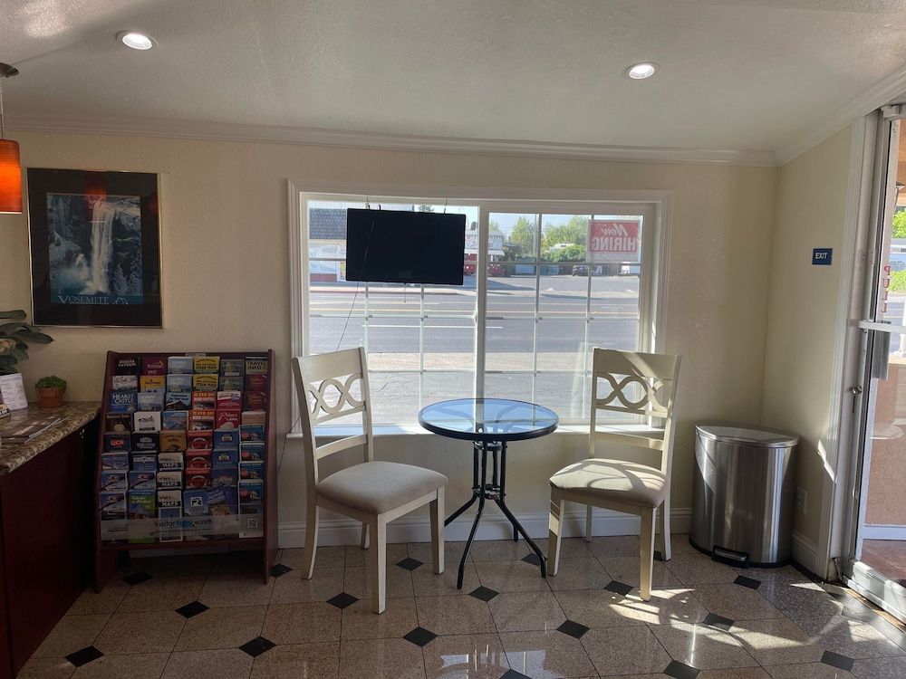 Holiday Motel Oakdale 3