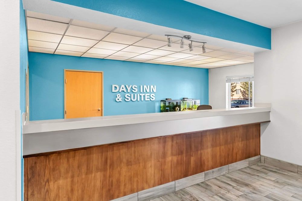 Days Inn & Suites by Wyndham Castle Rock 3