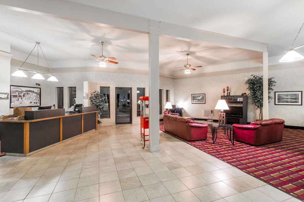 Super 8 by Wyndham Casper West by the River 2