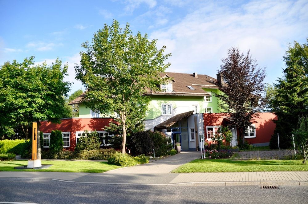 Rennsteighotel Herrnberger Hof -1 estrelas em Neuhaus am Rennweg