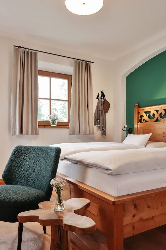 Relais & Châteaux Gut Steinbach Hotel und Chalets 3