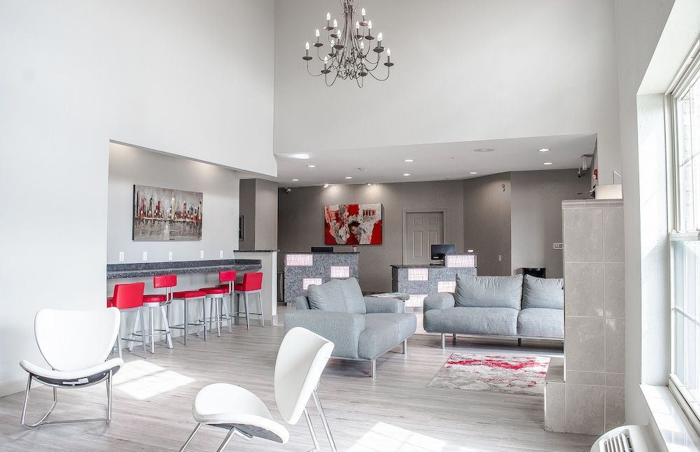 Ramada by Wyndham Sellersburg/Louisville North 2