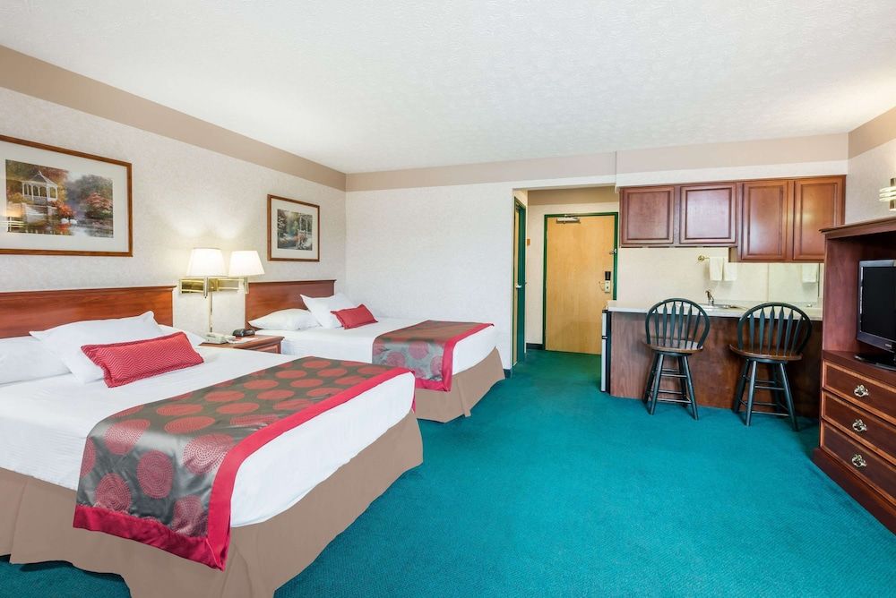 Ramada by Wyndham Strasburg Dover 3