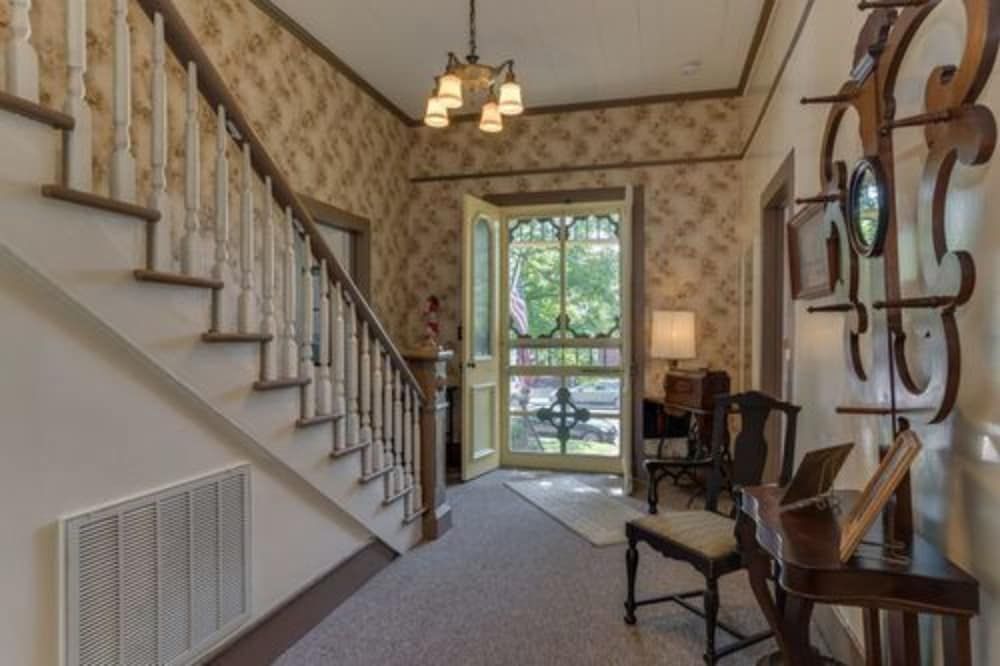 Carrier Houses B&B 2