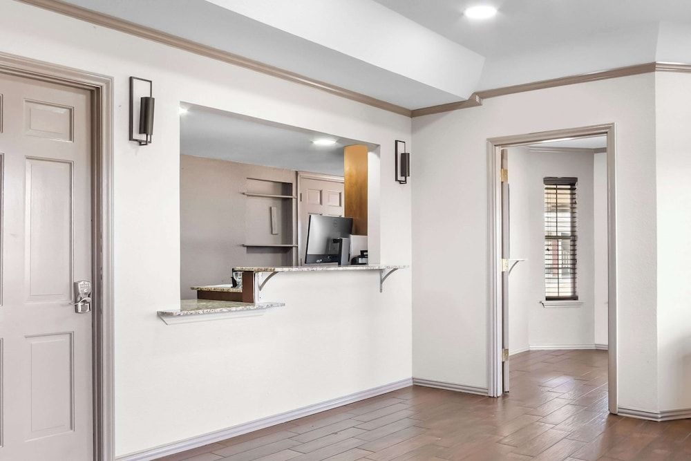 Rodeway Inn Waco Downtown near University 3