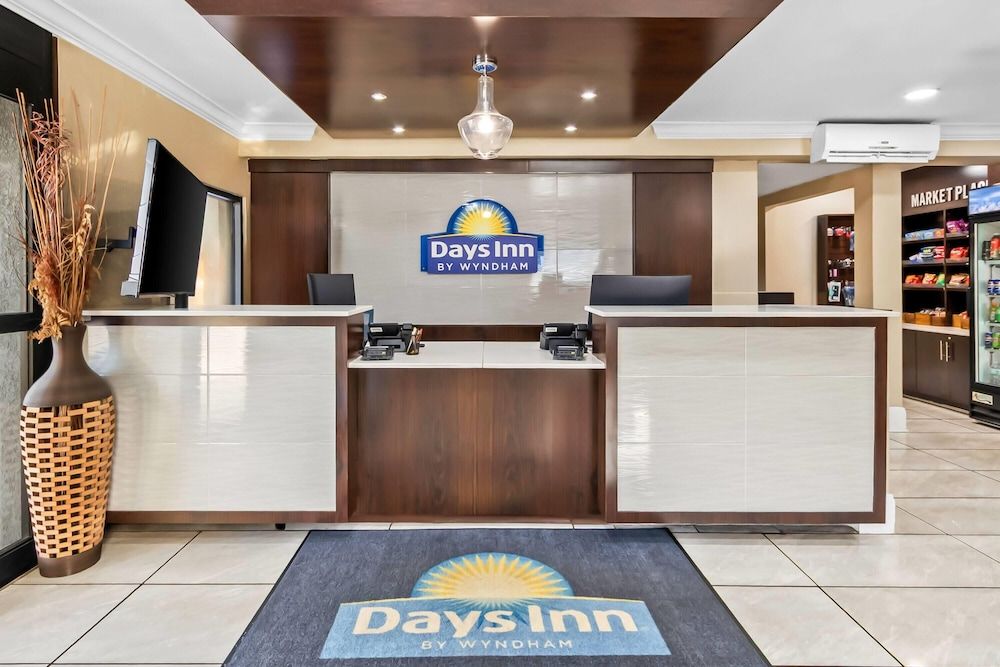 Days Inn by Wyndham Goose Creek 3
