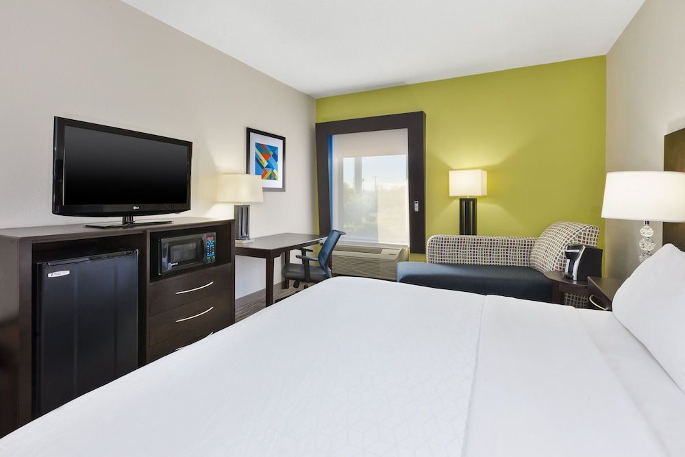 Holiday Inn Express Chillicothe 2