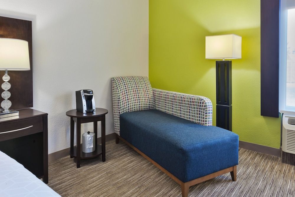 Holiday Inn Express Chillicothe 3