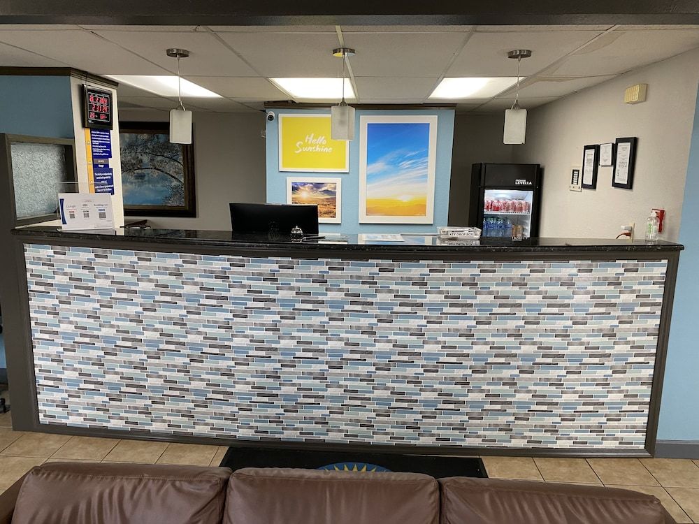 Days Inn by Wyndham Perryville 2