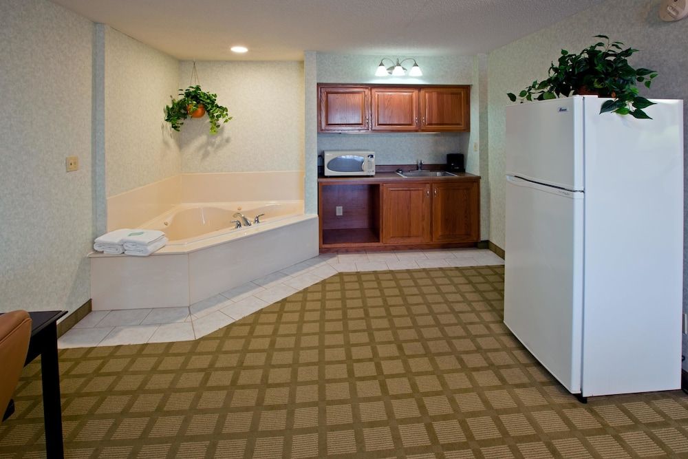 Holiday Inn Express Corydon 2