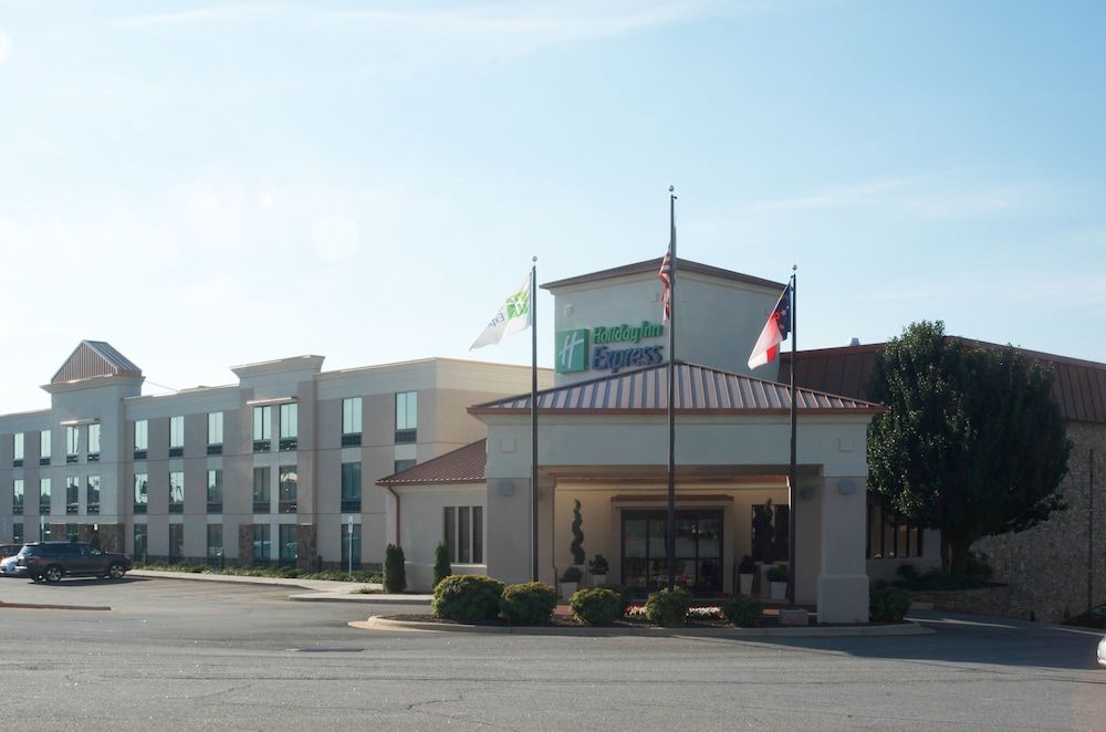 Holiday Inn Express Hickory - Hickory Mart 2 étoiles à Hickory