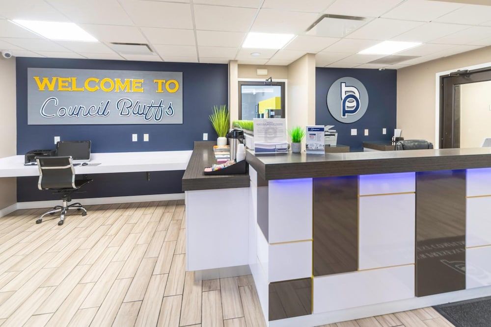 BridgePointe Inn & Suites 2