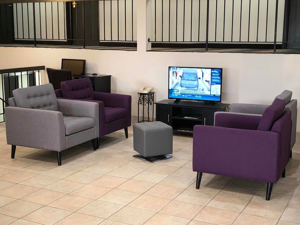 Countryside Inn & Suites 2