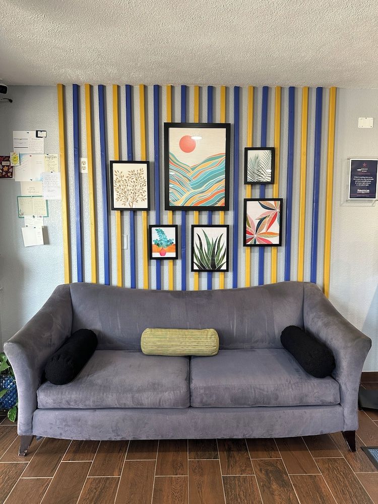 American Inn Cedar Rapids South 3