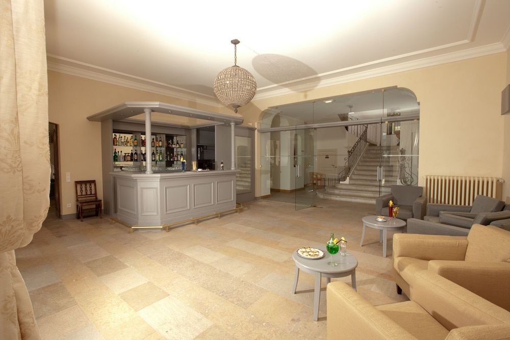 Le Château de Taulane 2