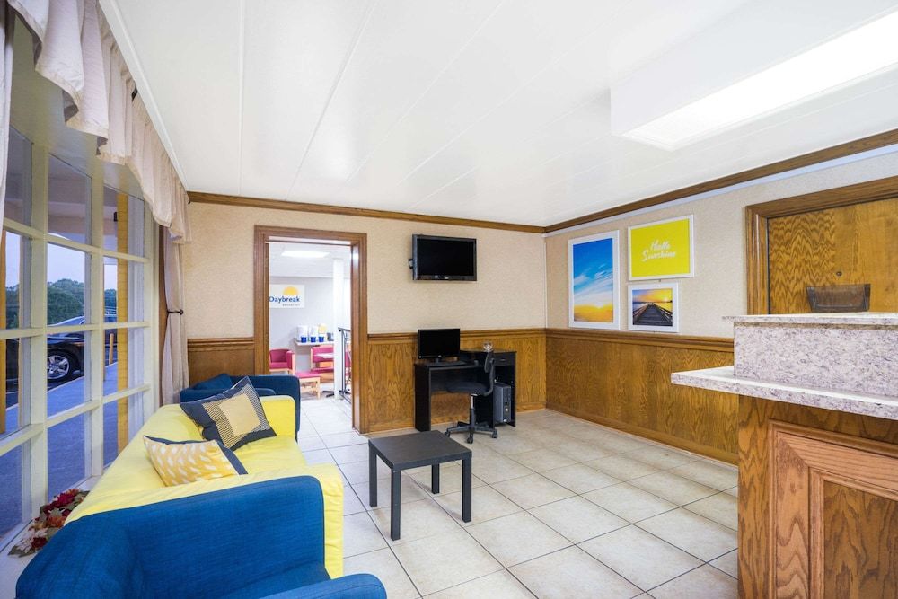 Days Inn by Wyndham Lincolnton 2