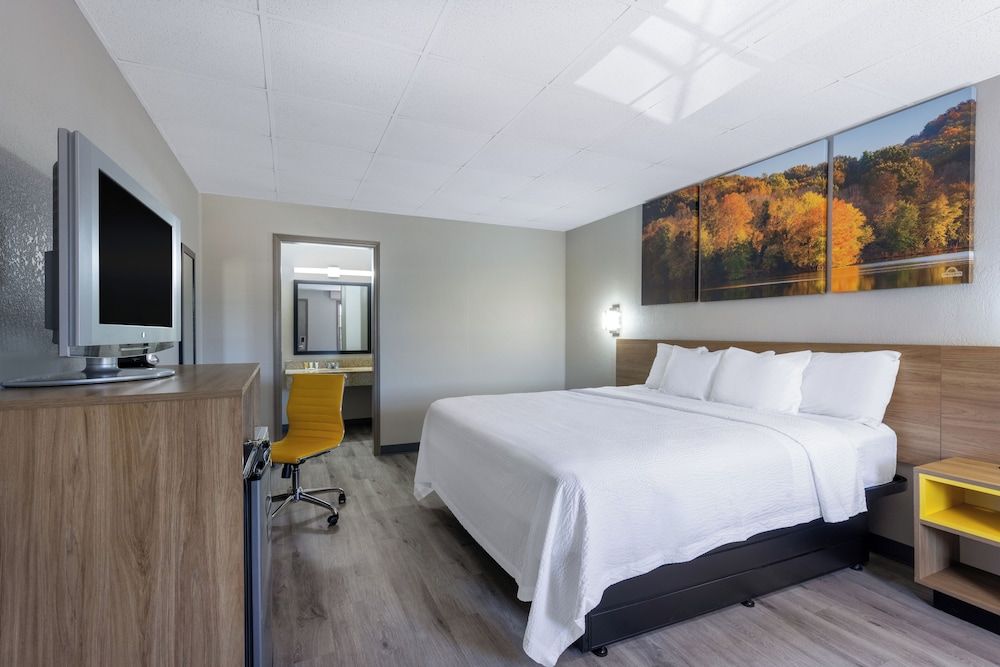 Days Inn by Wyndham Lincolnton 3