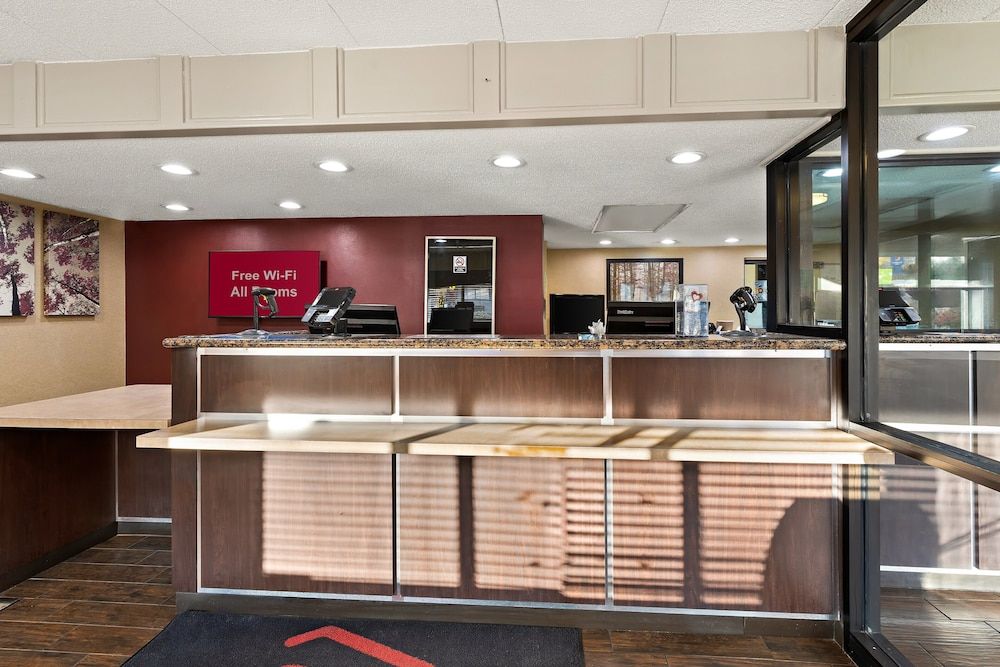 Red Roof Inn Cleveland - Independence 2