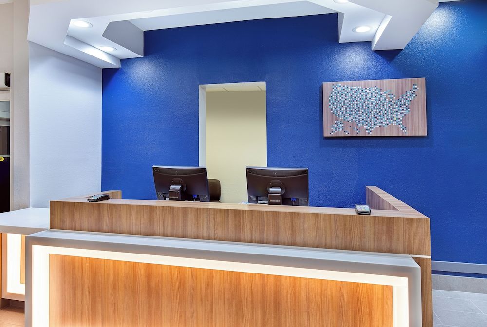 Microtel Inn and Suites by Wyndham Columbus North 3