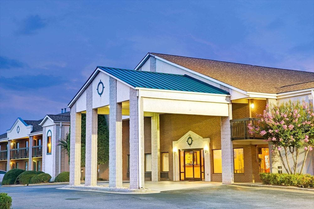 Days Inn by Wyndham Mooresville Lake Norman 2 estrelas em Mooresville
