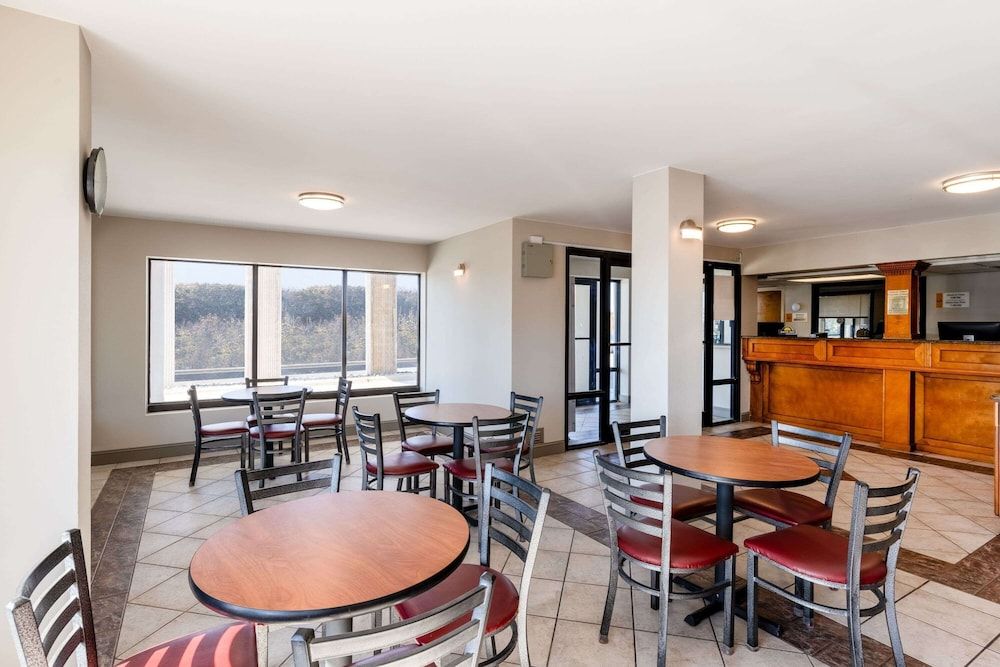 Days Inn by Wyndham Mooresville Lake Norman 3