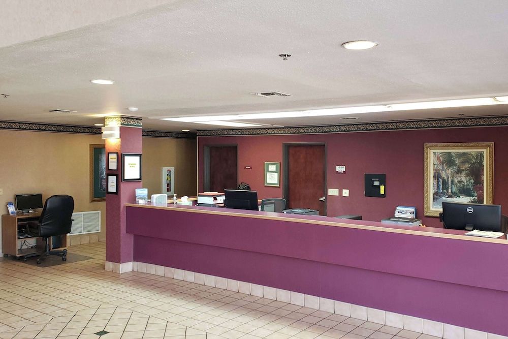 Travelodge by Wyndham Carlsbad NM 2