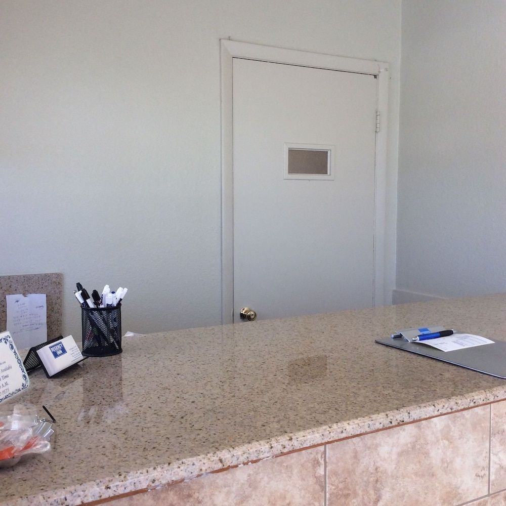Regency Inn Comanche 2