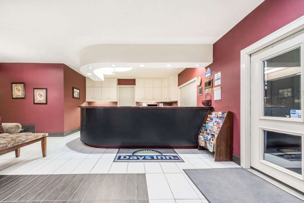 Days Inn by Wyndham Bryan College Station 2