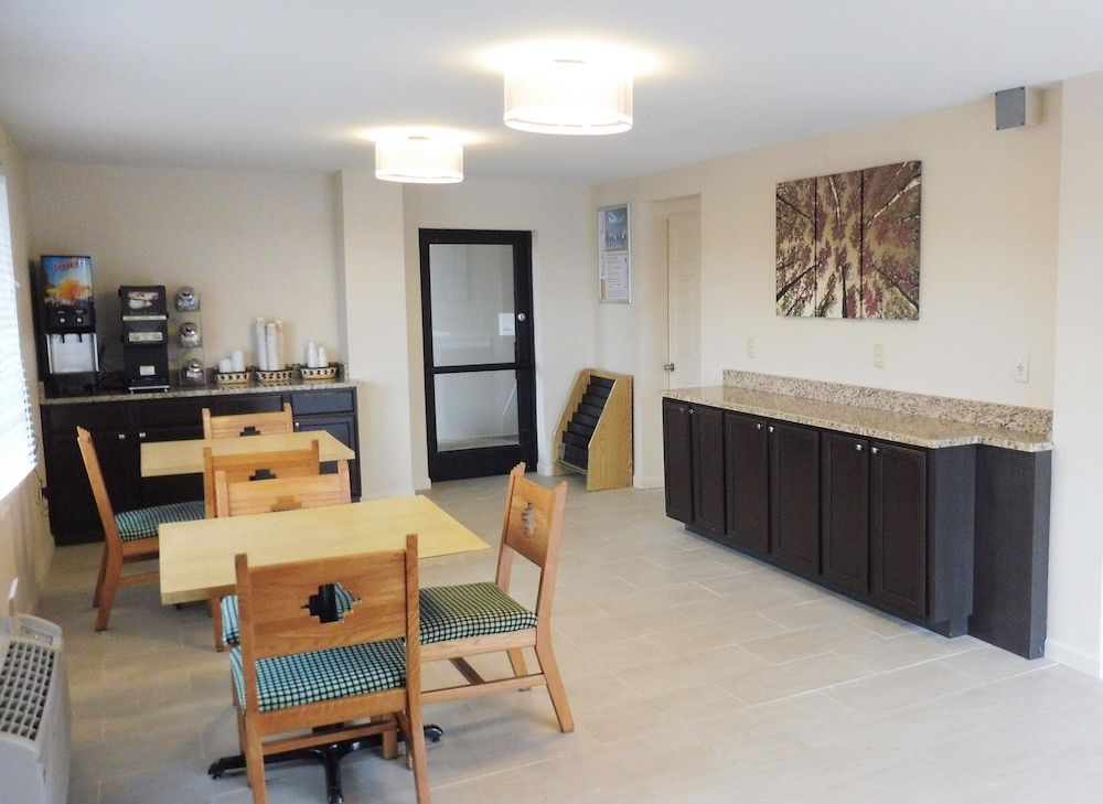 Red Roof Inn Fredericksburg South 2