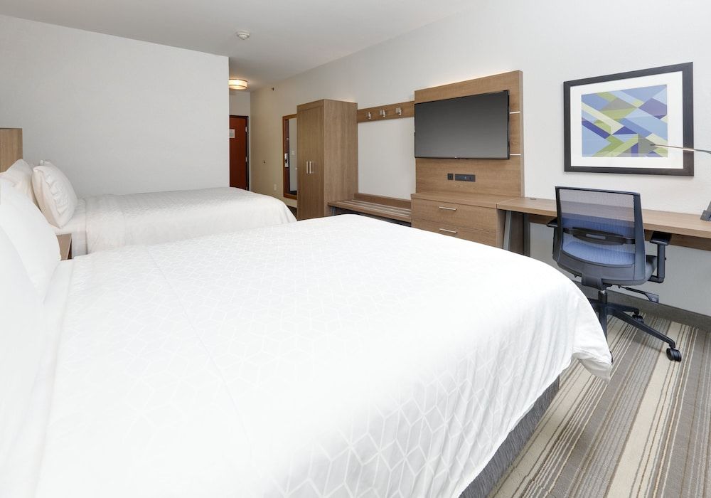 Holiday Inn Express & Suites Denton North by IHG 2
