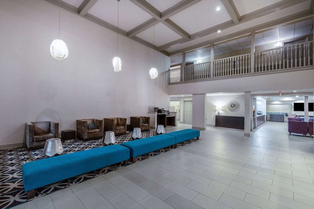 La Quinta Inn & Suites by Wyndham Rockwall 2