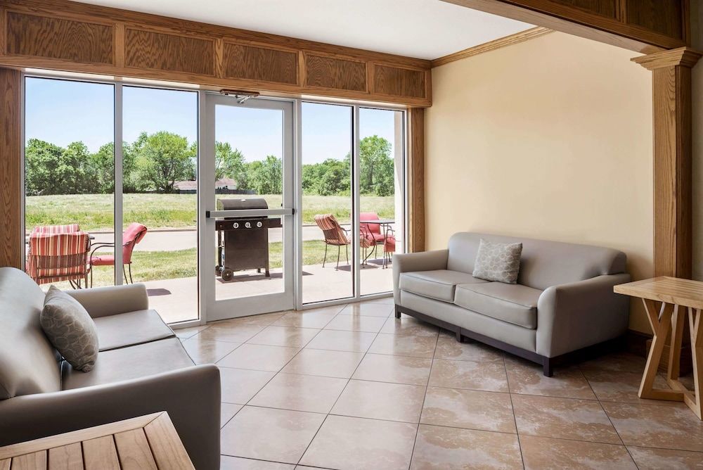 Hawthorn Extended Stay by Wyndham Decatur 2