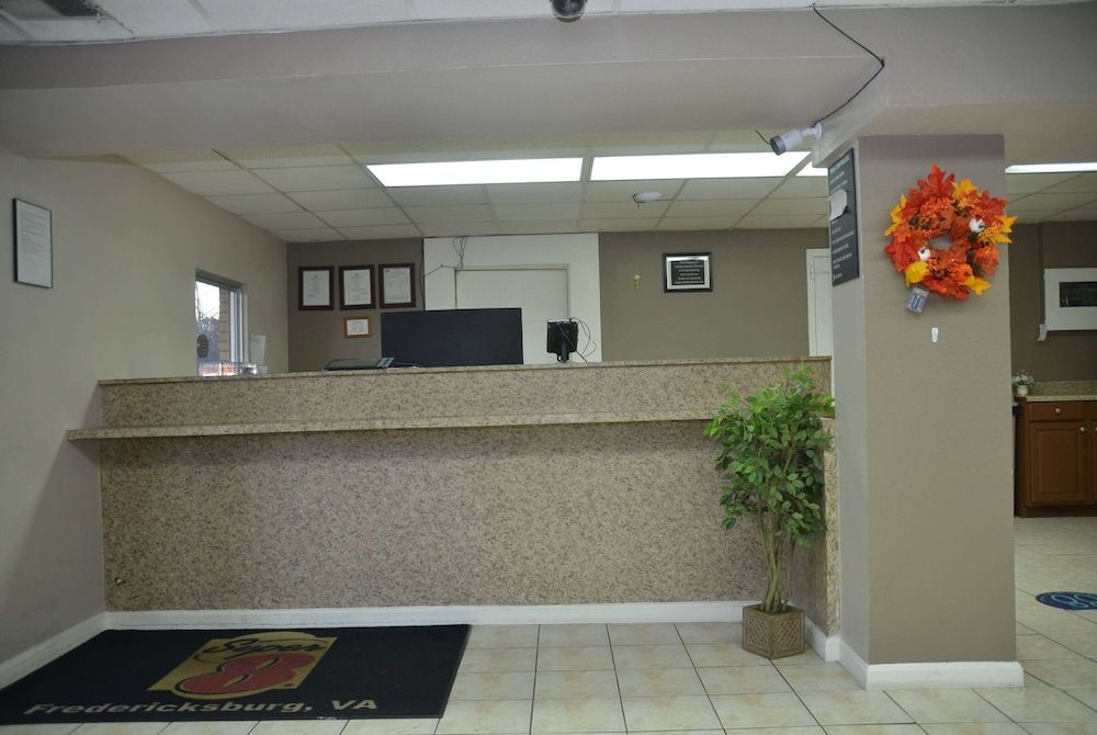Super 8 by Wyndham Fredericksburg 3