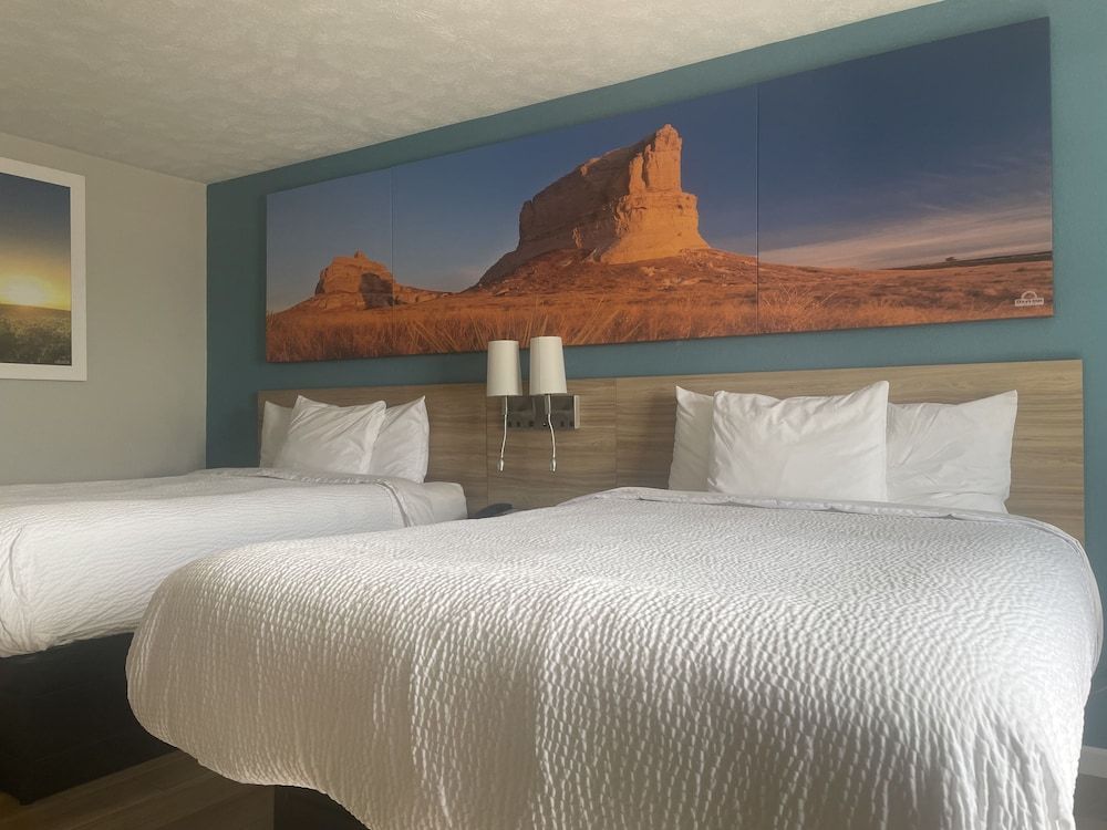 Days Inn by Wyndham Warrensburg 3