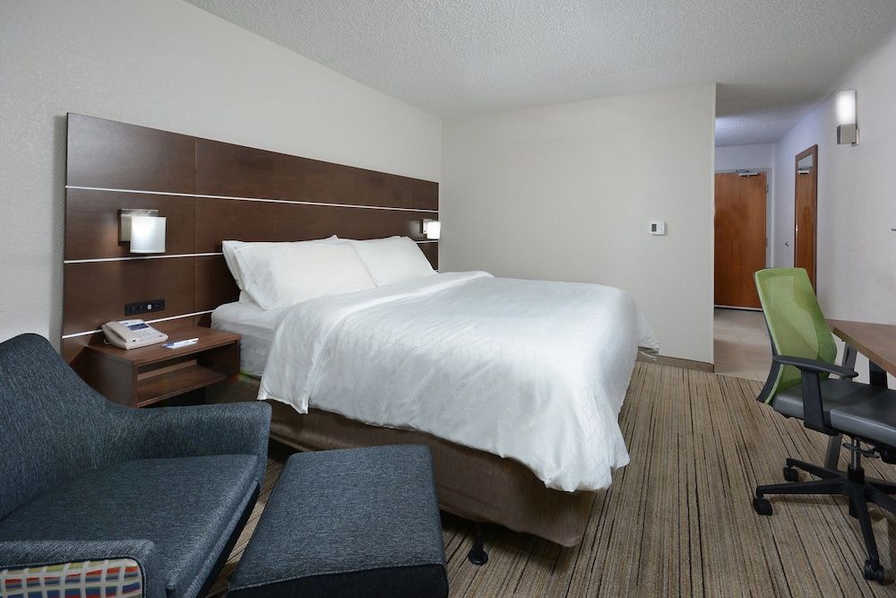 Holiday Inn Express Danville 3