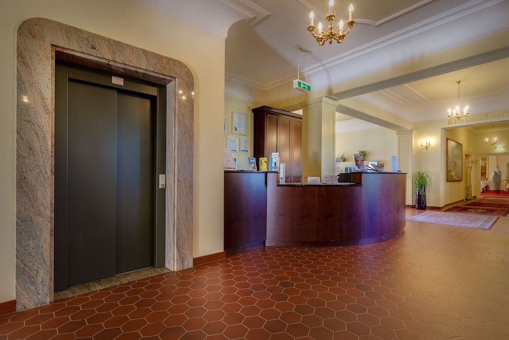 Seehotel Grossraeschen 3