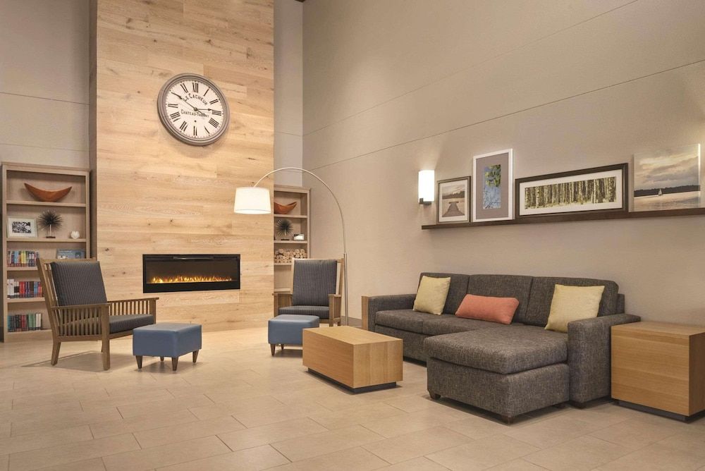 Country Inn & Suites by Radisson, Dubuque, IA 2