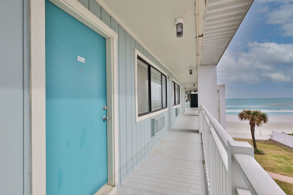 Coastal Waters Inn 2