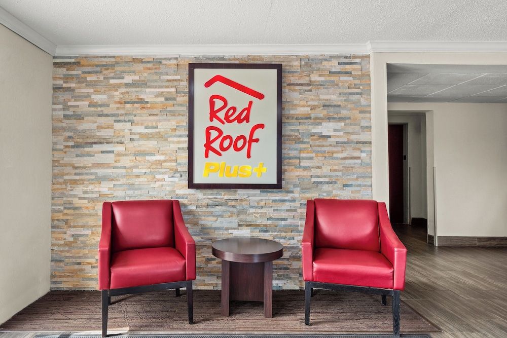 Red Roof PLUS+ Belleville 3