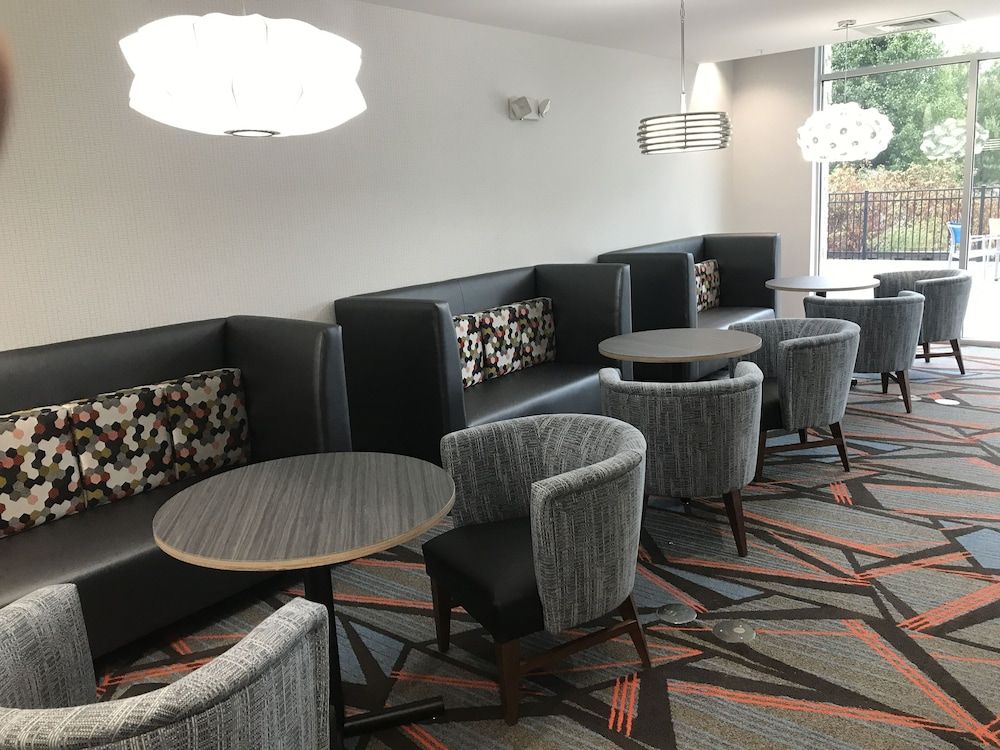 Holiday Inn Express & Suites Greenville SE - Simpsonville by IHG 3