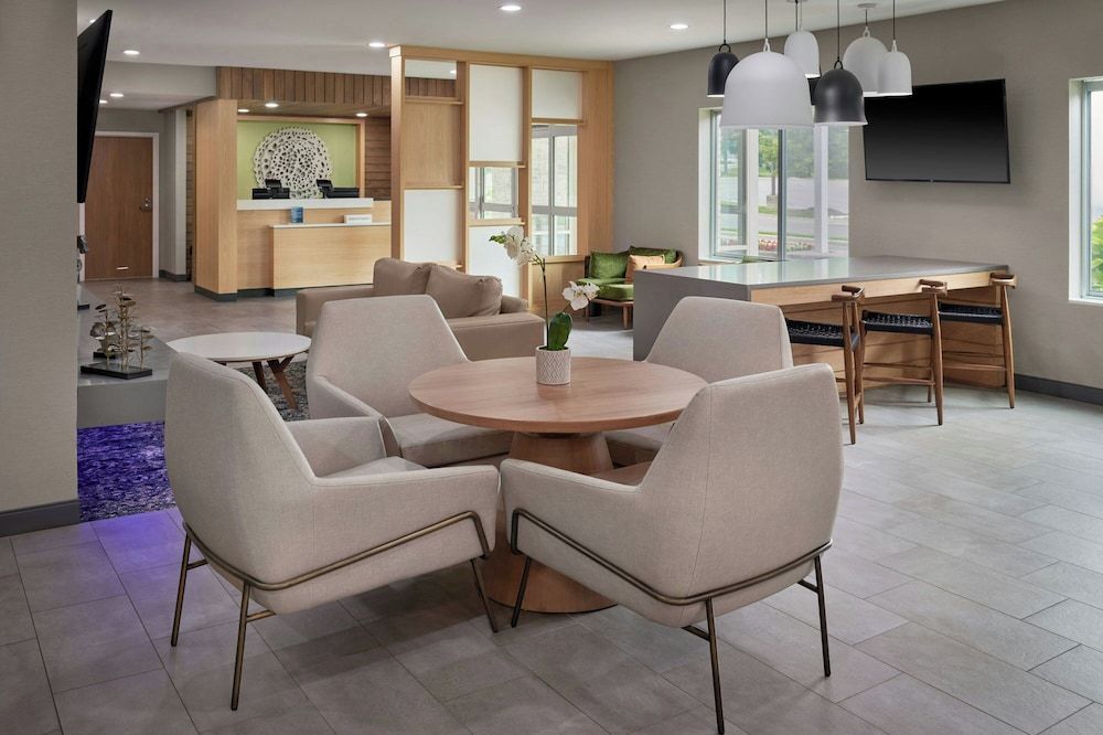 Fairfield Inn & Suites by Marriott Detroit Farmington Hills 2