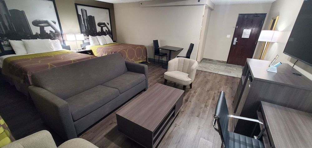 Super 8 by Wyndham Sterling Heights/Detroit Area 3