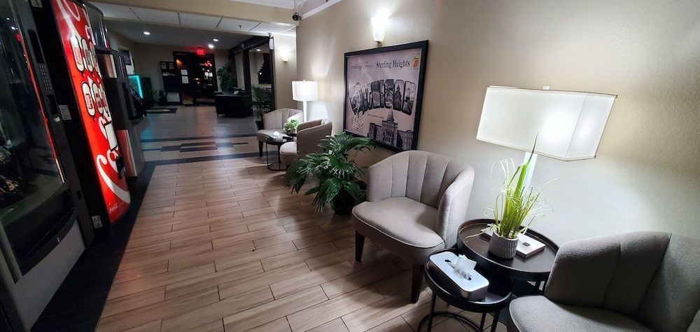 Super 8 by Wyndham Sterling Heights/Detroit Area 2