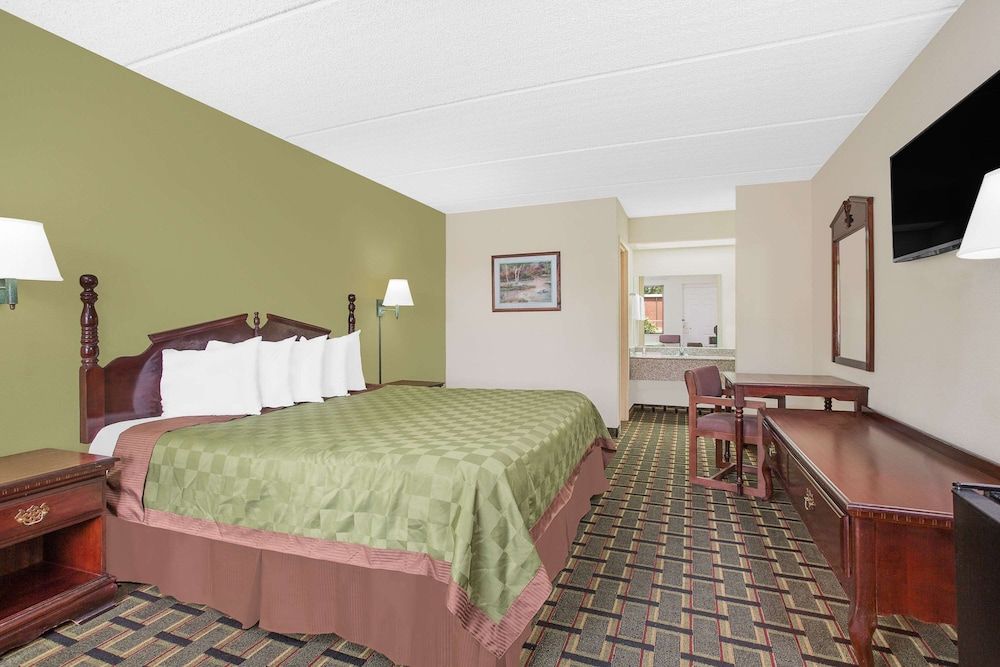 Days Inn by Wyndham Eufaula AL 3