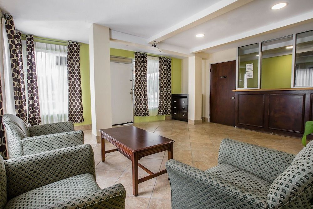 Rodeway Inn Laurens 2