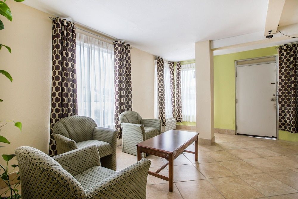 Rodeway Inn Laurens 3